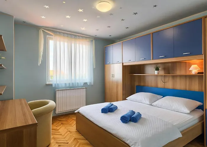 Semesterbostad David *